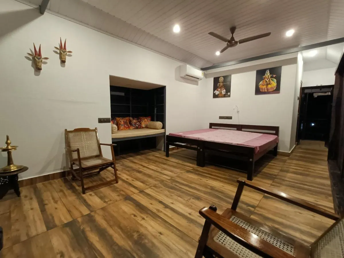 Anandam Woods - A Heritage Single Room For Couple-Small Family Vaikom Mini-hôtel